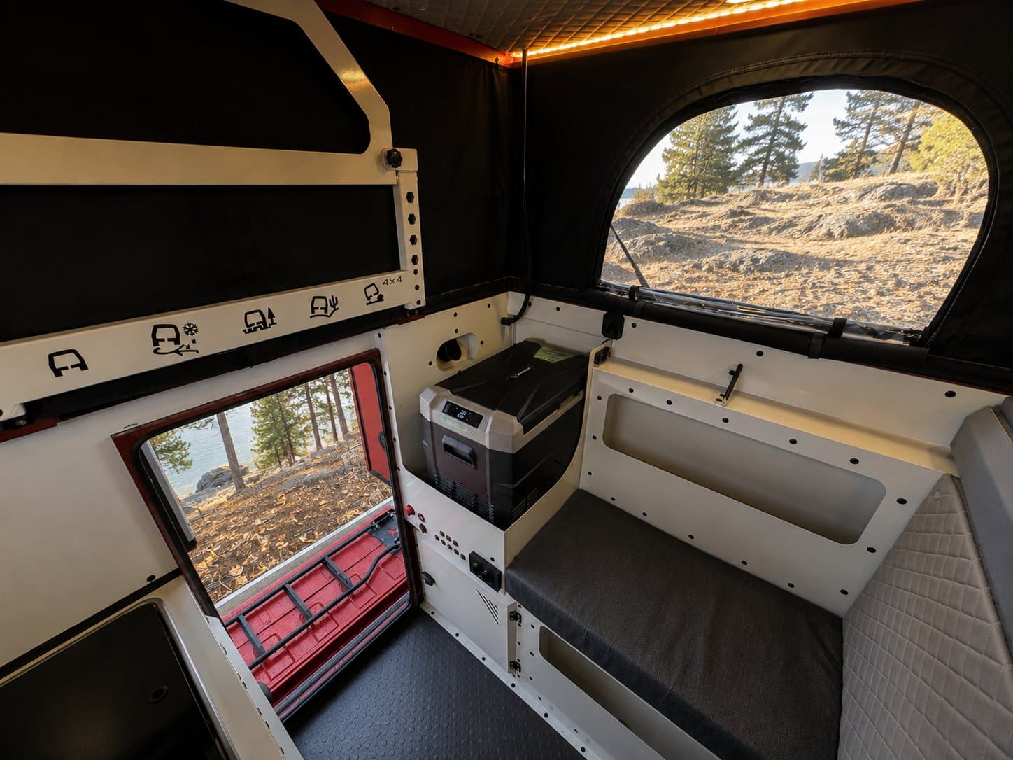 X PLORER